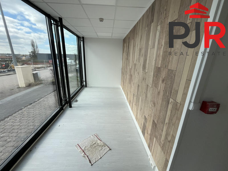 Local d'activités - 1 375 m²