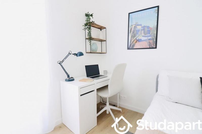 Chambre - 12 m² - 1 pièce