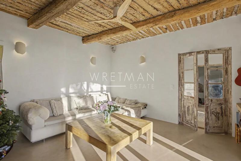 Maison - 240 m² - 8 pièces