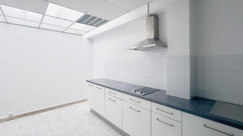 Local commercial - 280 m² - 8 pièces