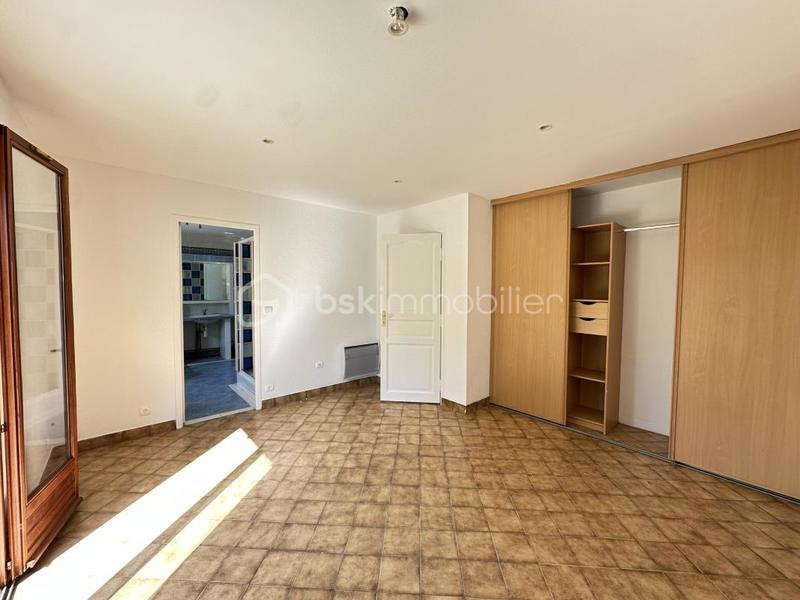 Maison - 207 m² - 7 pièces