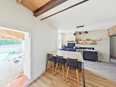 Maison - 198 m² - 5 pièces