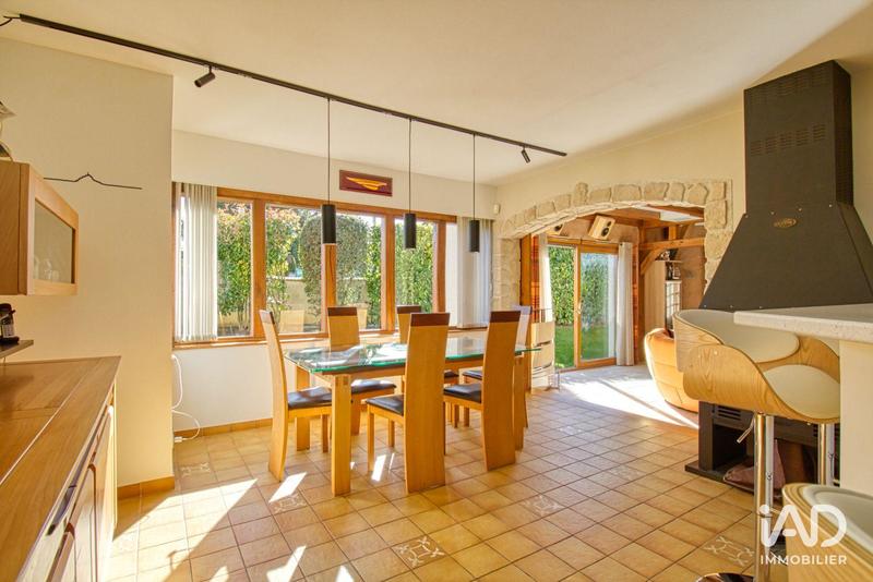 Maison - 185 m² - 8 pièces