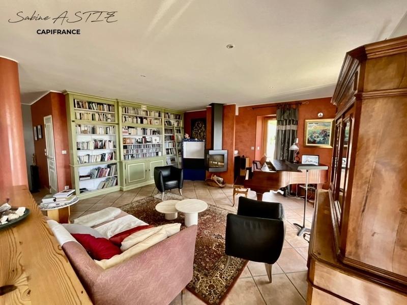 Maison - 185 m² - 6 pièces