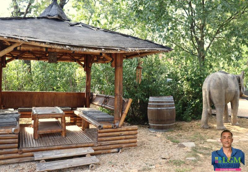 Mas - 397 m² - 14 pièces