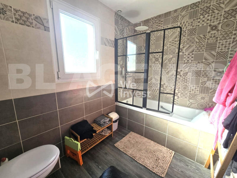 Maison - 90 m² - 4 pièces