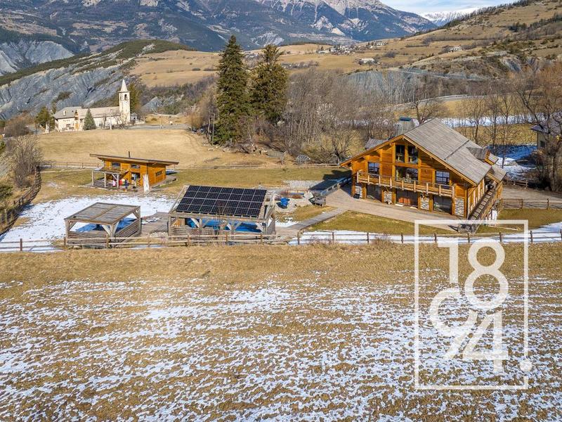 Châlet - 338 m² - 10 pièces