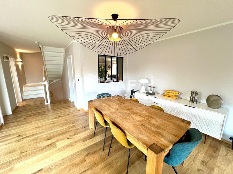 Maison - 190 m² - 8 pièces