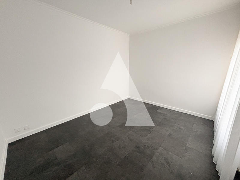 Appartement - 100 m² - 4 pièces