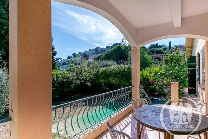 Appartement - 158 m² - 8 pièces