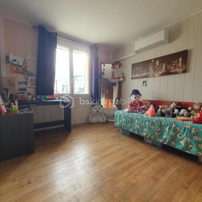 Maison traditionnelle - 191 m² - 7 pièces