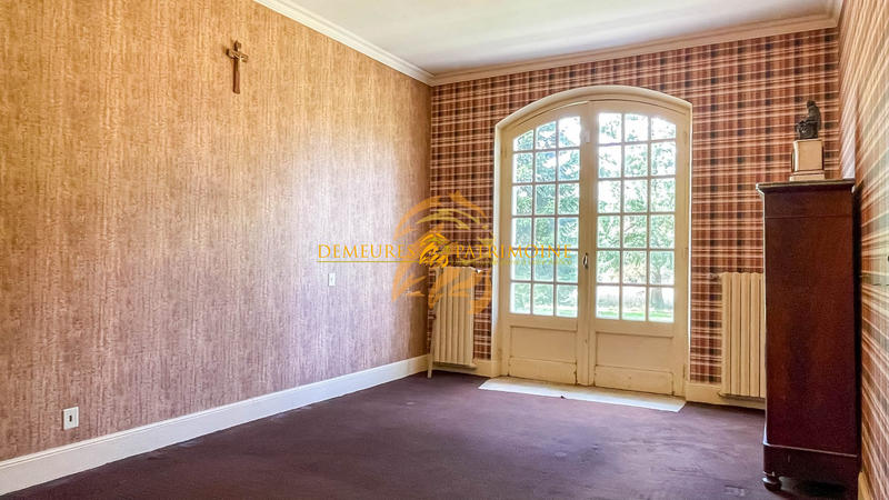 Maison - 243 m² - 8 pièces