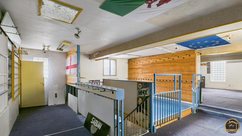 Local commercial - 278 m² - 13 pièces