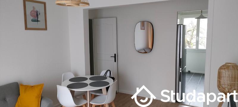 Chambre - 9 m² - 1 pièce