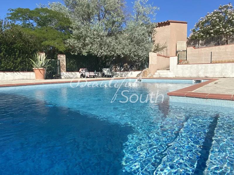 Gîte - 647 m² - 16 pièces