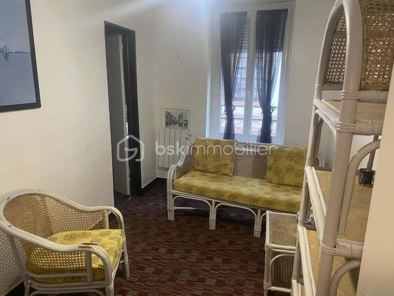 Immeuble - 221 m² - 14 pièces