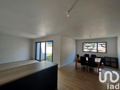 Maison - 98 m² - 4 pièces