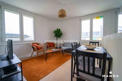 Chambre - 9 m² - 6 pièces