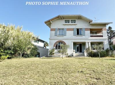 Maison bourgeoise - 273 m² - 7 pièces