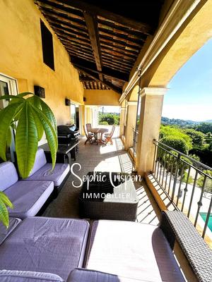 Villa - 209 m² - 7 pièces