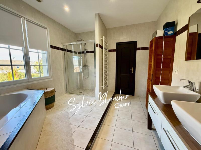 Maison - 197 m² - 7 pièces