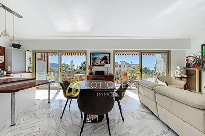 Appartement - 103 m² - 4 pièces