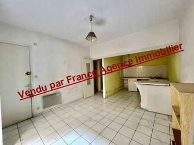 Appartement ancien - 25 m² - 1 pièce