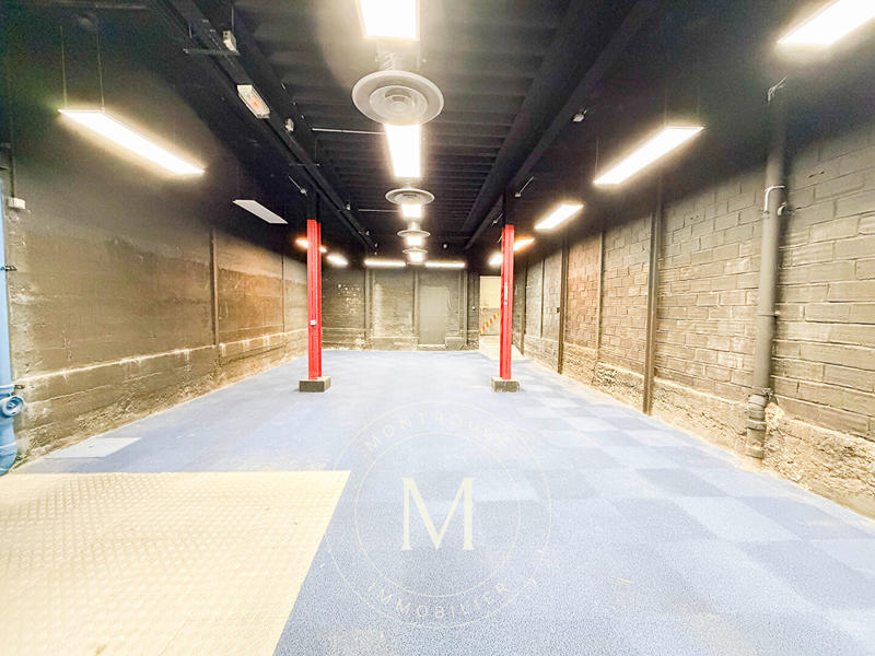 Local commercial - 427 m² - 4 pièces