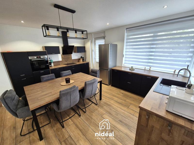 Maison - 90 m² - 4 pièces