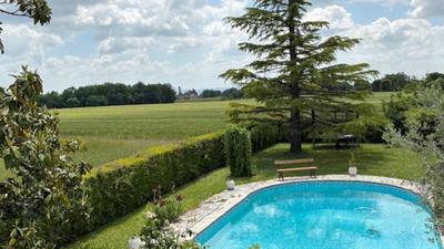 Maison - 227 m² - 8 pièces