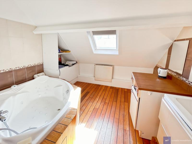 Maison - 166 m² - 6 pièces