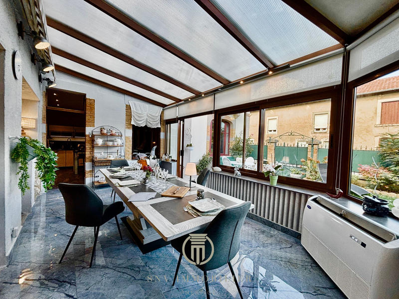 Maison - 290 m² - 12 pièces