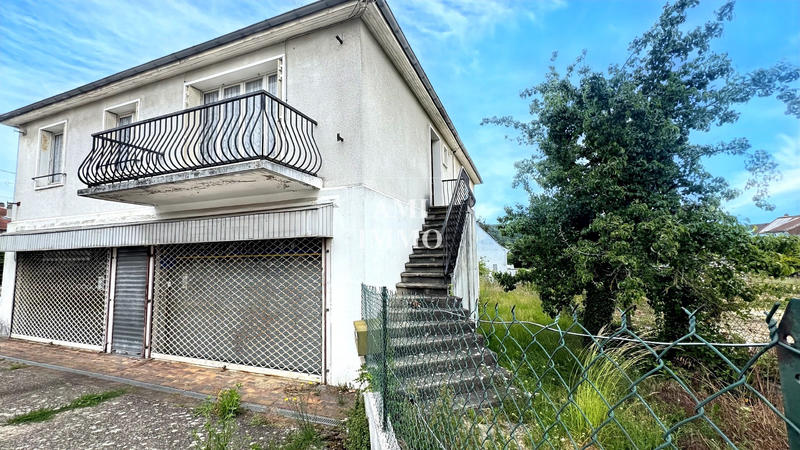 Maison - 216 m² - 10 pièces