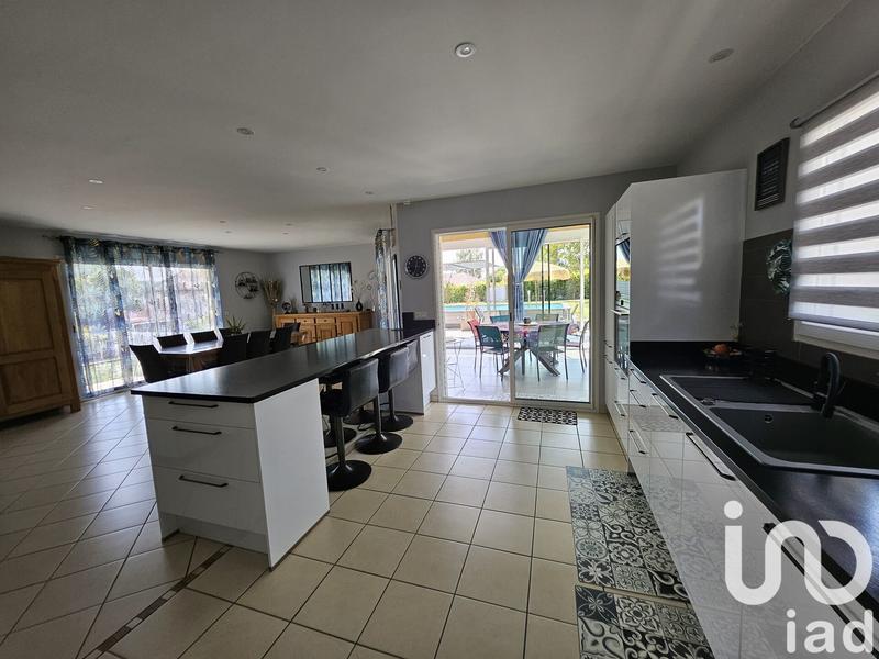 Maison - 200 m² - 9 pièces