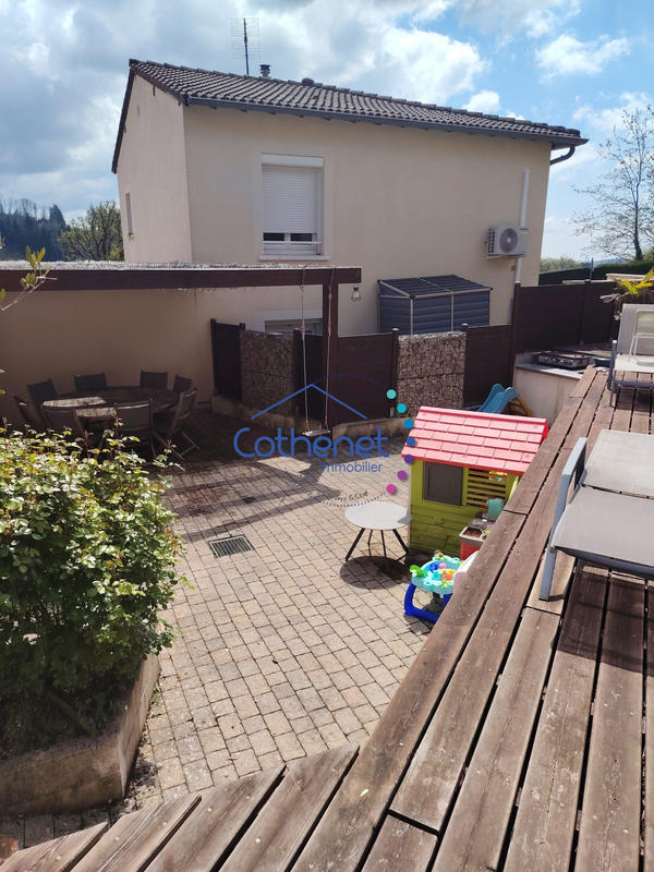 Maison - 90 m² - 4 pièces