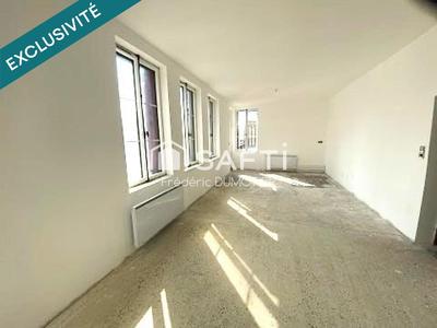 Maison - 220 m² - 6 pièces