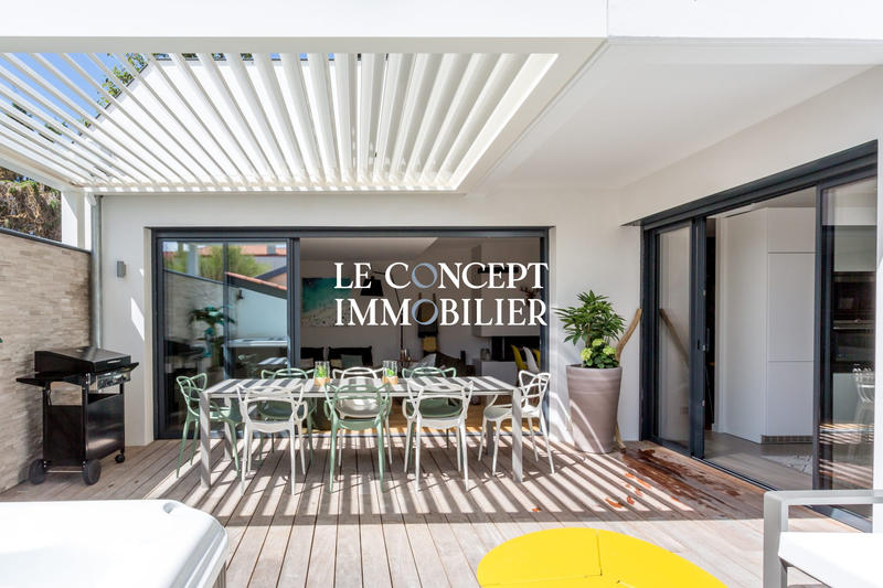 Maison - 179 m² - 6 pièces