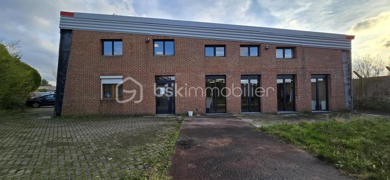 Local d'activité / Entrepôt - 1 500 m² - 15 pièces