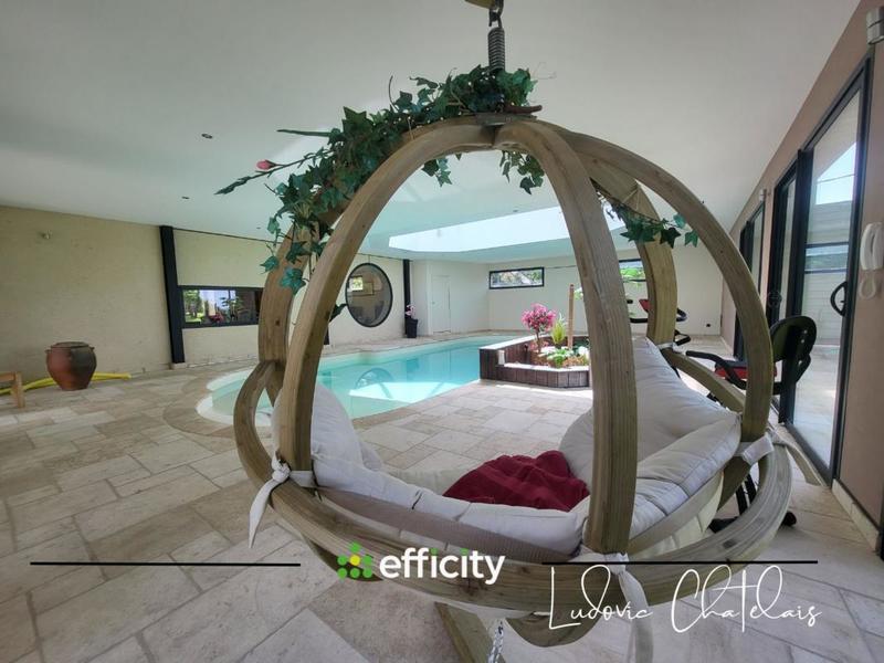 Maison - 395 m² - 7 pièces