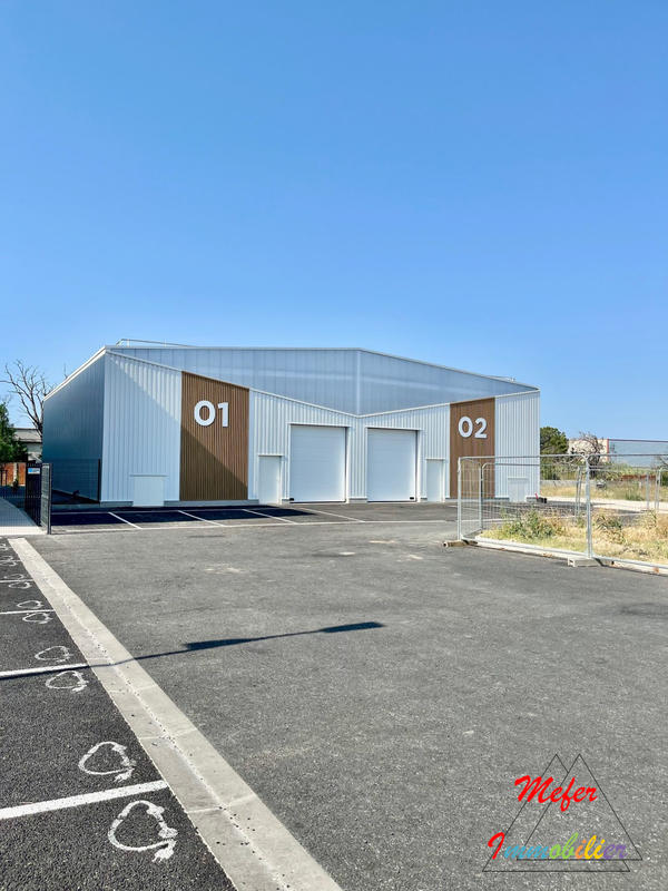 Local d'activités - 300 m² - 1 pièce