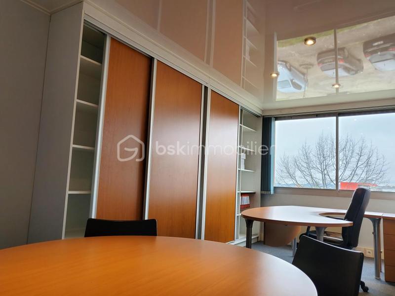 Bureau - 93 m² - 5 pièces