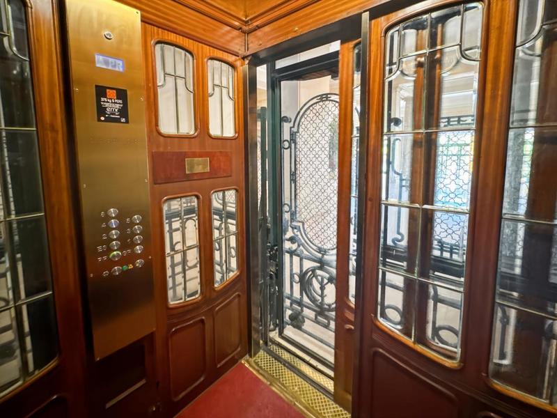 Appartement - 242 m² - 4 pièces