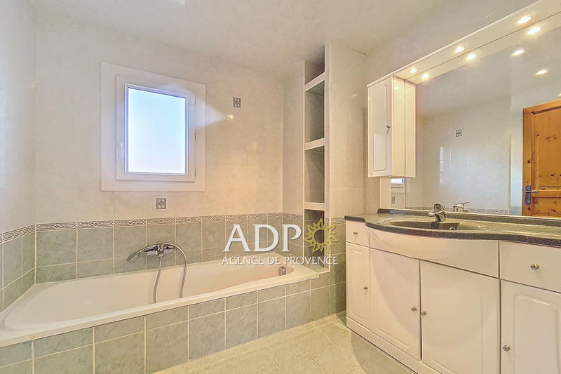 Appartement - 142 m² - 6 pièces