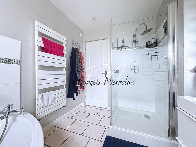 Maison - 100 m² - 6 pièces