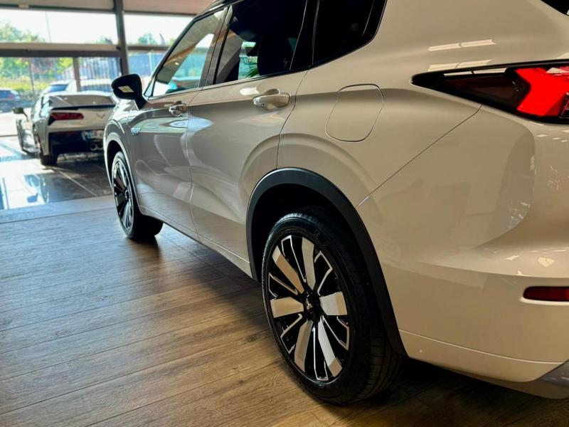 Mitsubishi Outlander Phev IV 2.4 Mivec 306 4wd Instyle