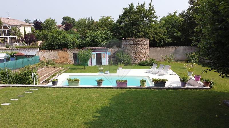 Maison - 296 m² - 10 pièces