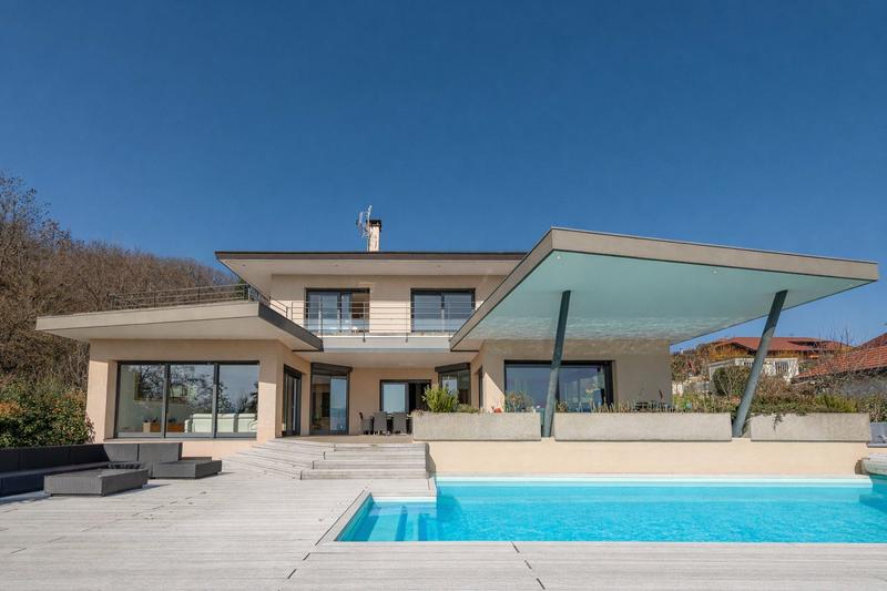 Villa - 220 m² - 6 pièces