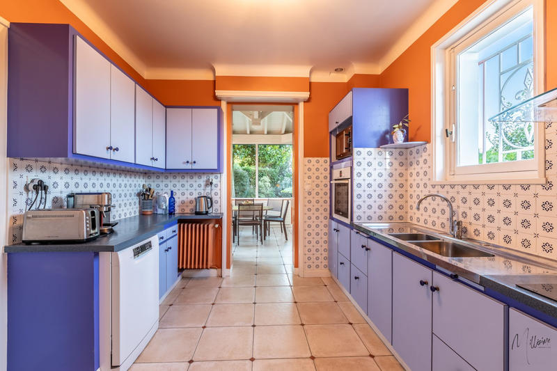 Maison - 220 m² - 8 pièces