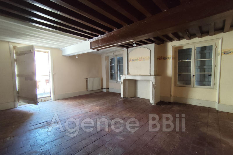 Maison - 284 m² - 2 pièces