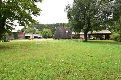 Local d'activité / Entrepôt - 2 600 m² - 10 pièces